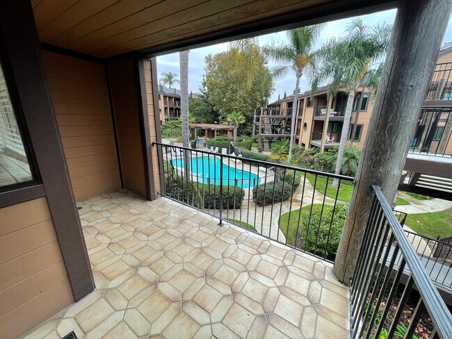 Living room balcony - 4004 Aguila St