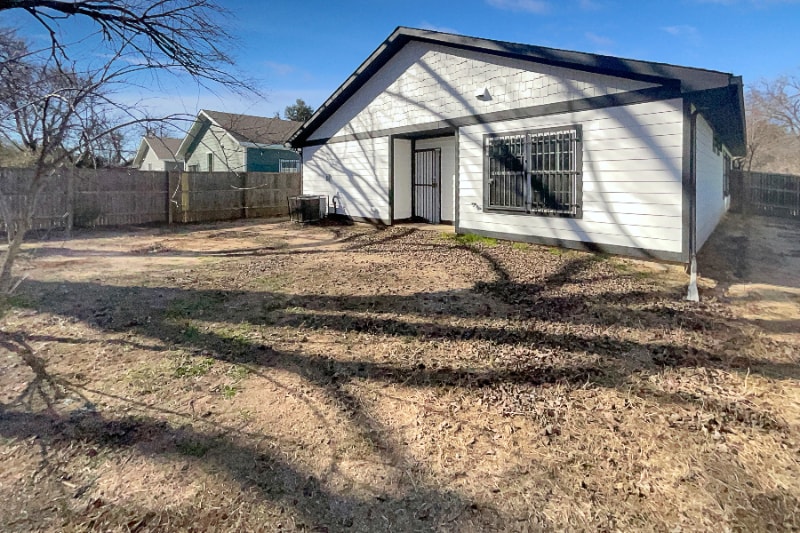 Primary Photo - 4640 Corregidor St