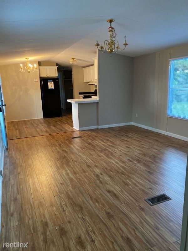 Foto del edificio - 5845 Buzz Lowman St