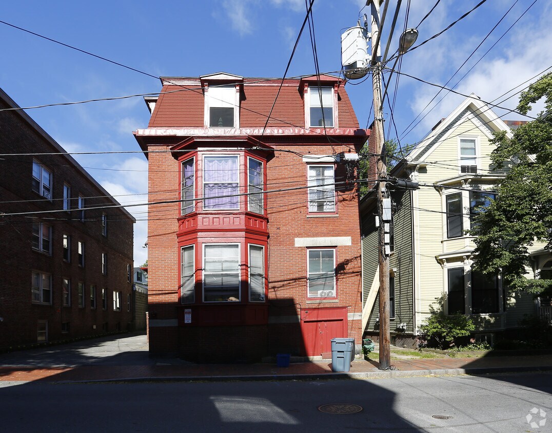 Building Photo - 21 Dow St