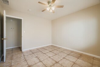 Building Photo - 571 Blackmore Dr