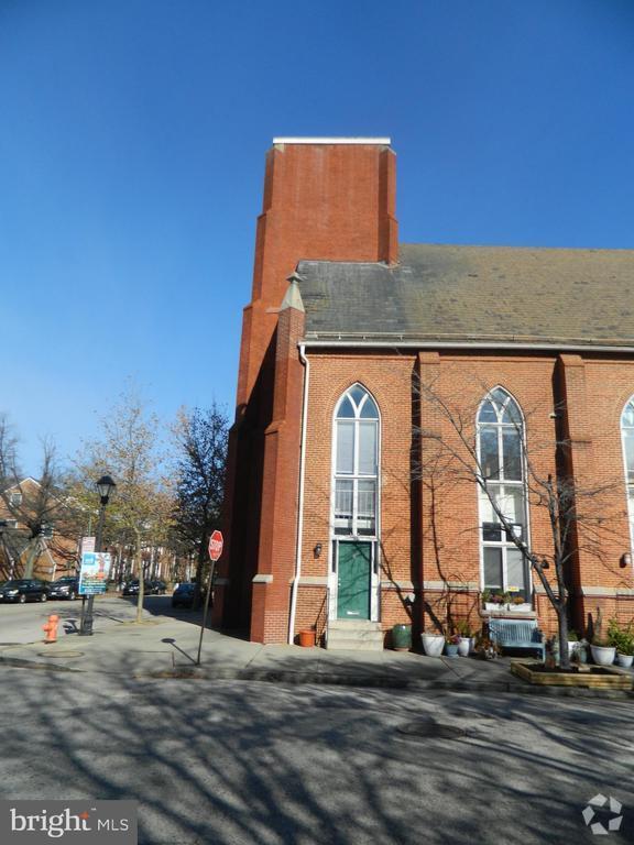 Building Photo - 126 W Henrietta St