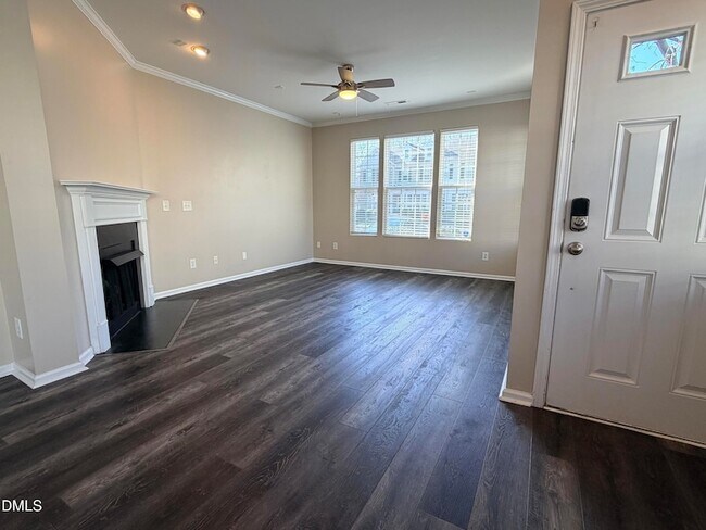 Foto del edificio - 651 Cupola Dr