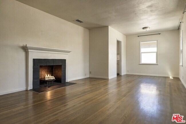 Building Photo - 6315 Craner Ave