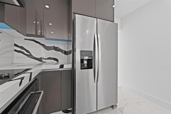 Foto del edificio - 8761 SW 34th St