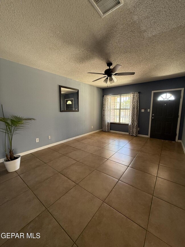 Foto del edificio - 11797 Imperial Gem Ave