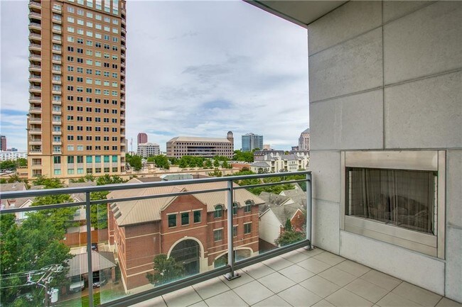 Building Photo - 2900 McKinnon St