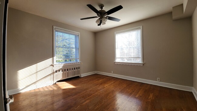 Foto del edificio - 7752 Kingsbury Blvd