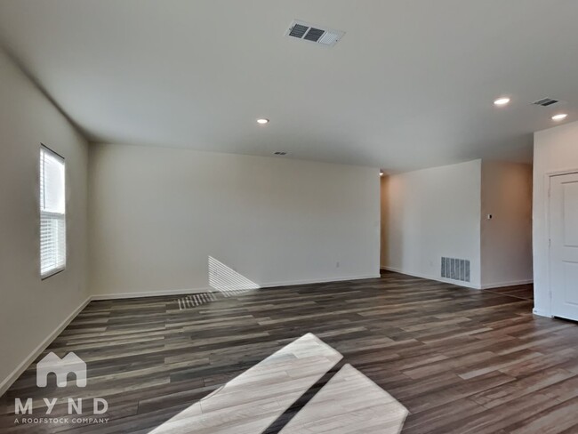 Building Photo - 5549 Ladytown Ln