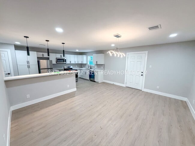 Foto del edificio - 4330 Trafalgar Dr