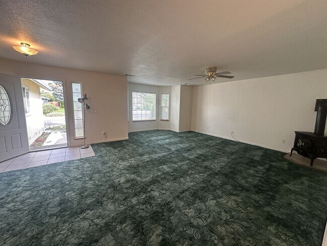 Foto del edificio - 1250 Shadow Mountain Dr