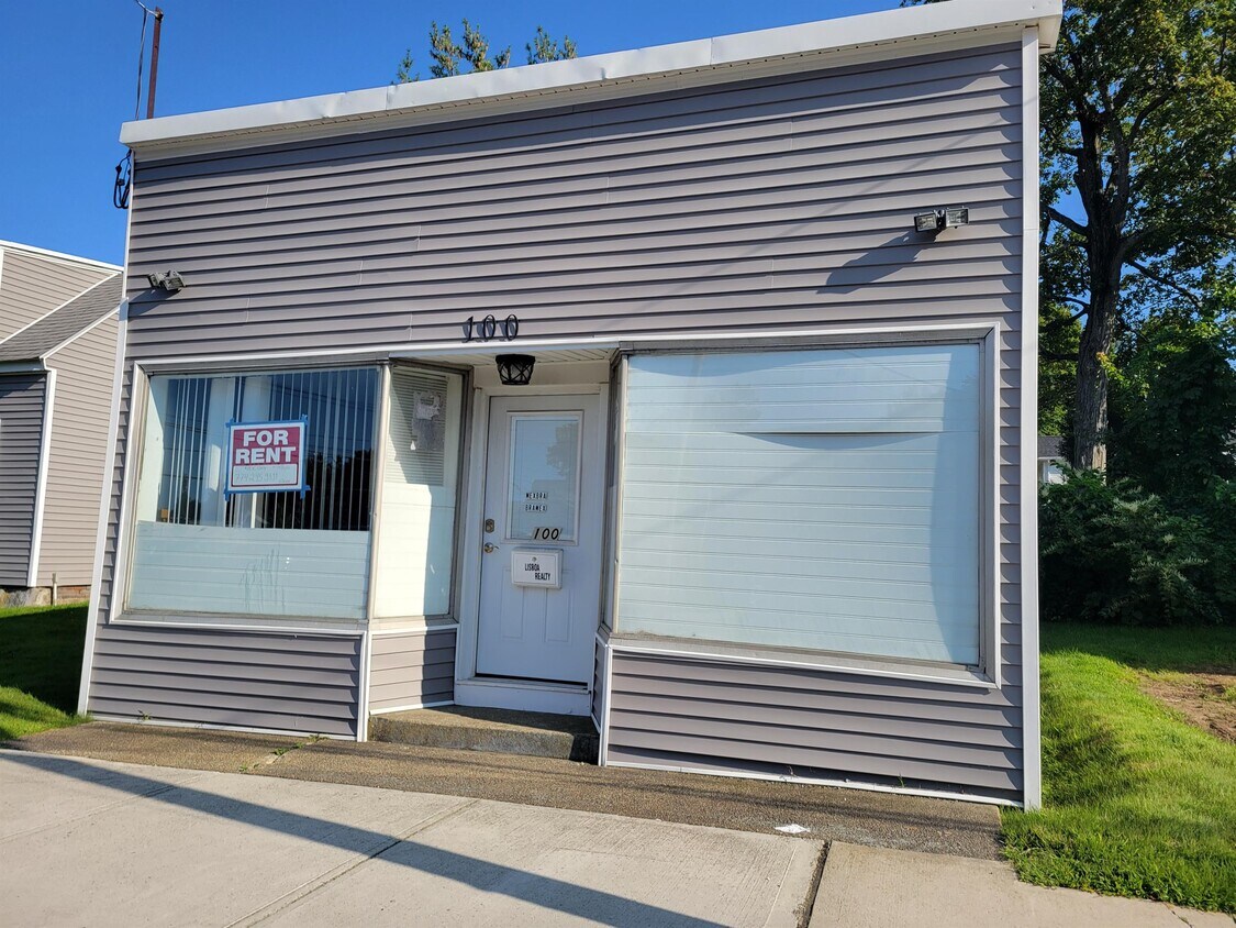 Primary Photo - 100 Elm St