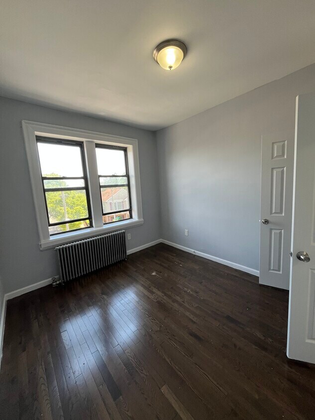 Living room - 419 Ocean Ave
