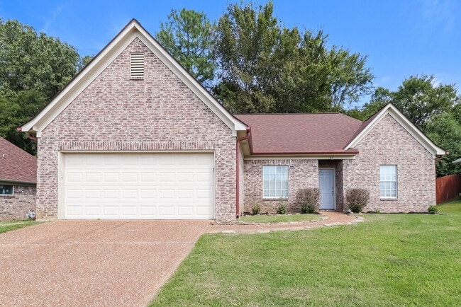 Building Photo - 185 Village Dr