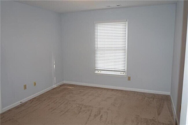 Building Photo - 4763 Netherstone Ct NE