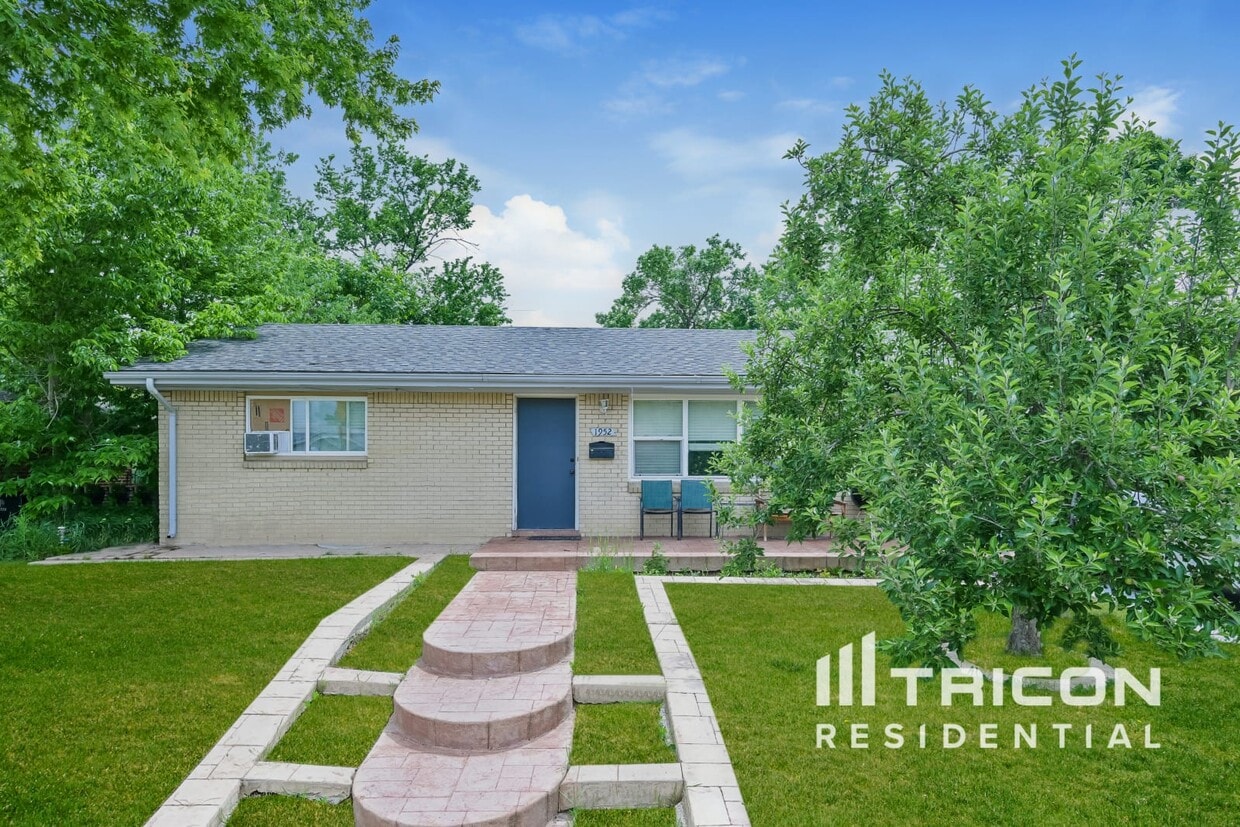 Foto principal - 1952 S Tennyson St
