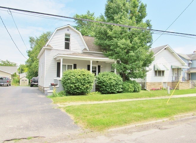Primary Photo - 611 S Wenona St