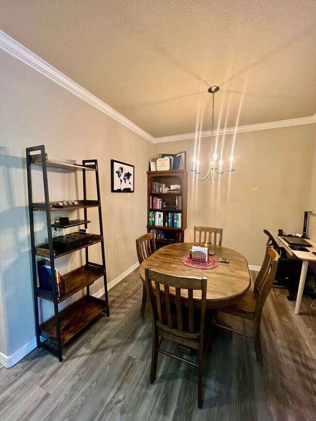 Foto del edificio - Stylish 2-Bed Condo Available!