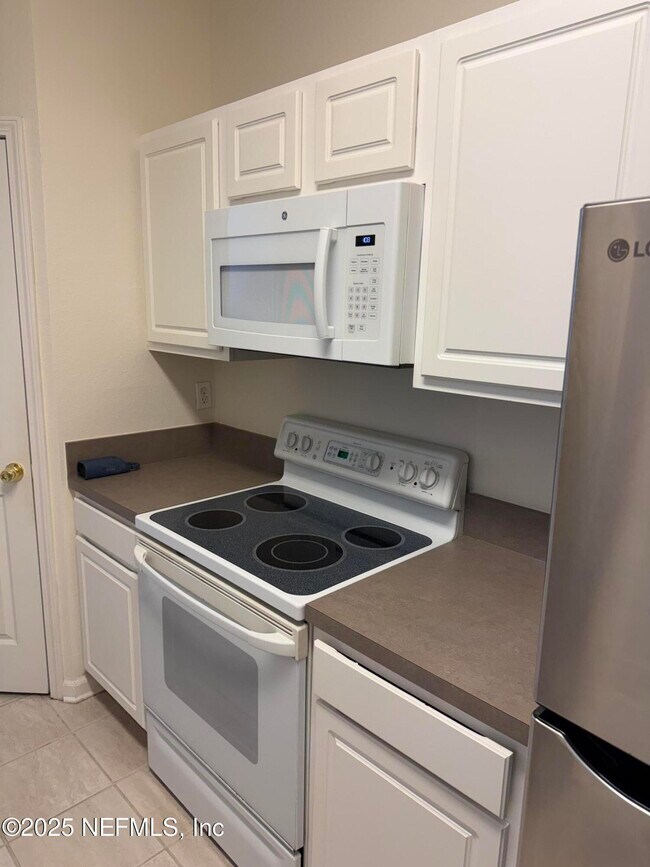 Foto del edificio - 10550 Baymeadows Rd