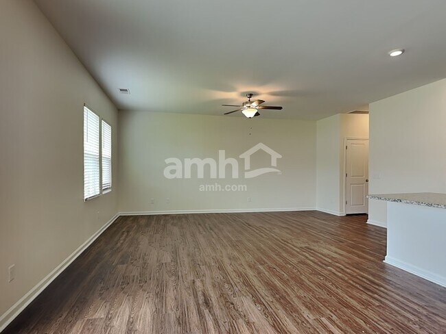 Building Photo - 122 Orion Way