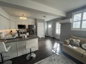 Building Photo - 450 Lonsberry Dr