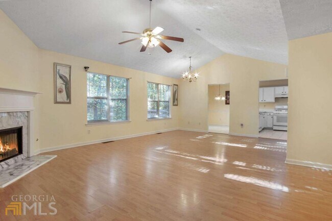 Foto del edificio - 525 Cedarhurst Rd