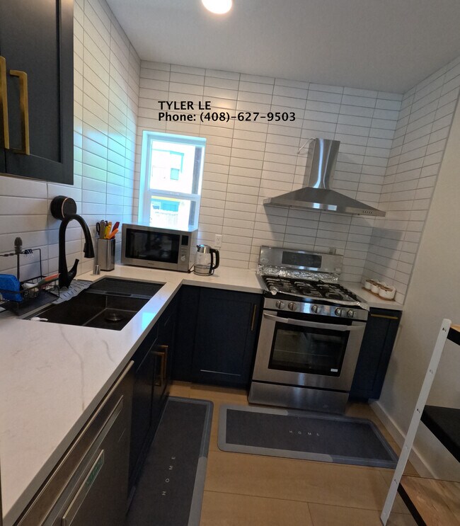 Cocina principal - 6115 Fremont St