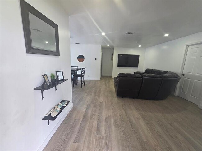 Foto del edificio - 320 Sterling Ave