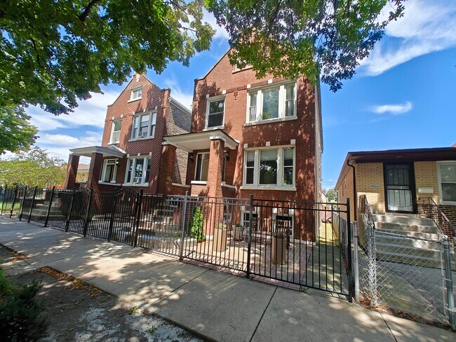Building Photo - 3420 W 38th Pl