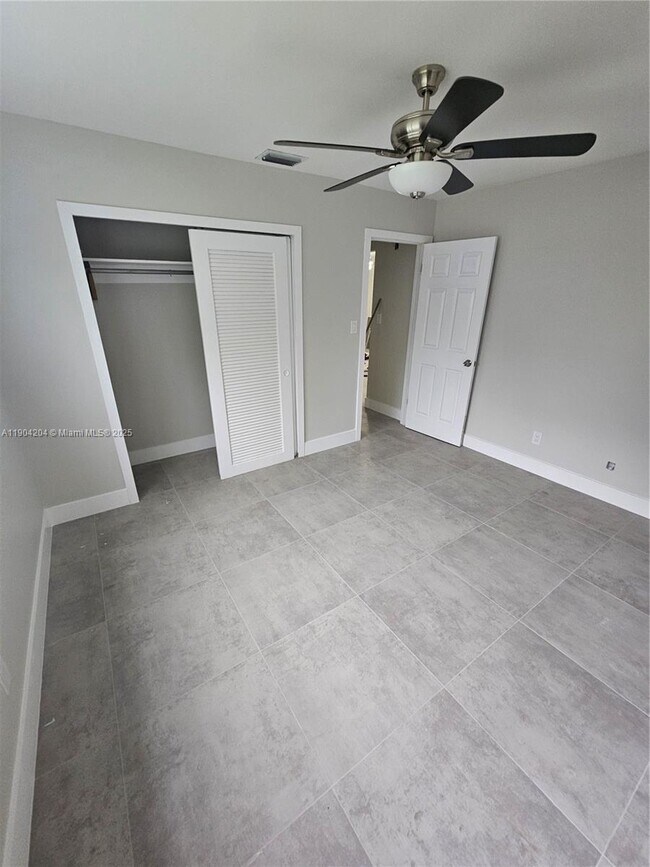 Foto del edificio - 7302 NW 76th Dr