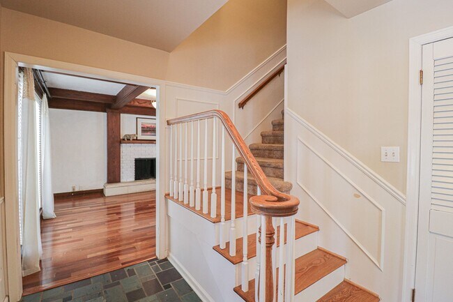 Foto del edificio - 1062 N Lawrence Ln