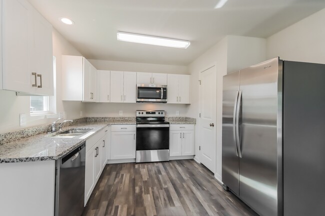 Building Photo - 266 Bluebonnet