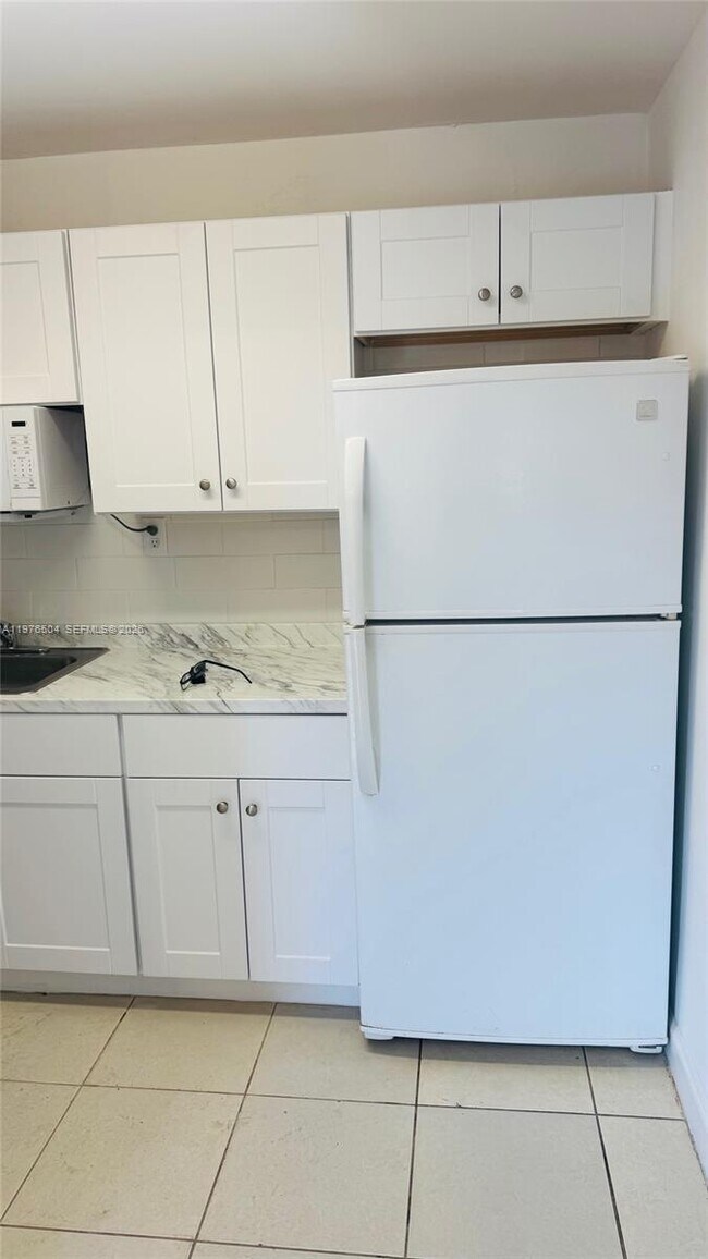 Foto del edificio - 11005 SW 1st St