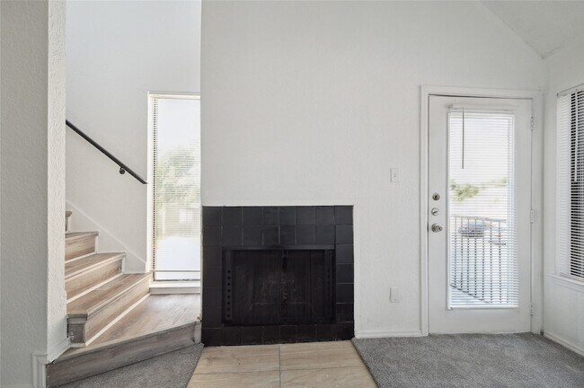 Foto del edificio - 9811 Walnut St