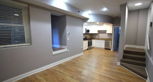Foto del edificio - 1120 W Addison St