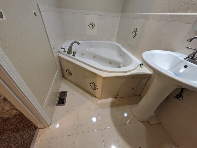 Foto del edificio - 2456 Palmvilla Ct