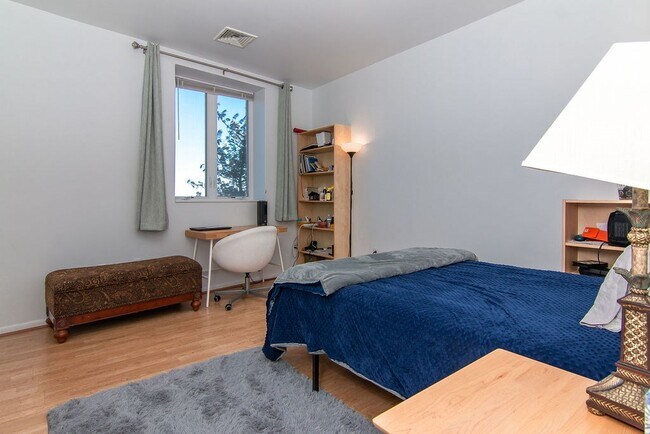 Building Photo - 75 Liberty Ave