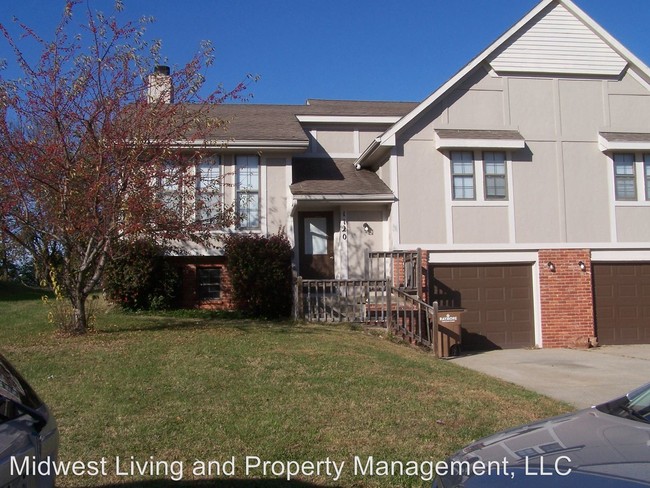 Foto del edificio - 3 br, 3 bath Apartment - 1120 Ridgeway Dr