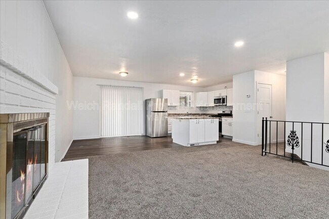 Foto del edificio - 3757 W Clermont Dr