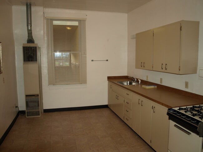 Bedroom to Kitchen/Living - 413 Front St