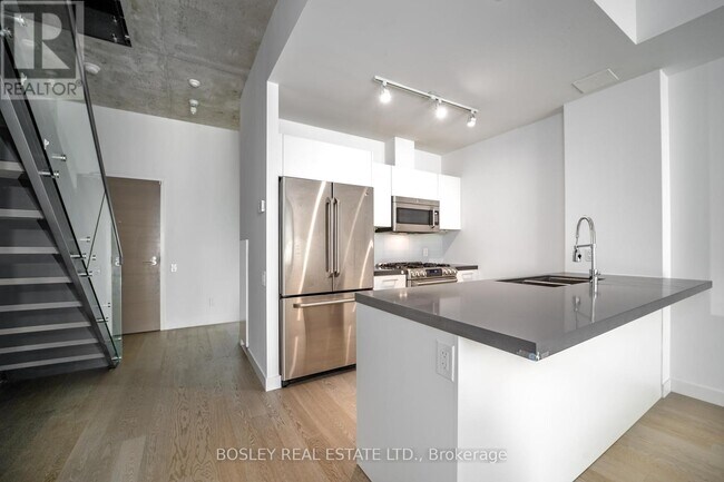 Building Photo - 25-T25 Stafford St