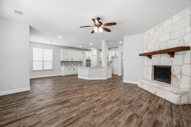 Foto del edificio - 7228 Windy Ridge Dr