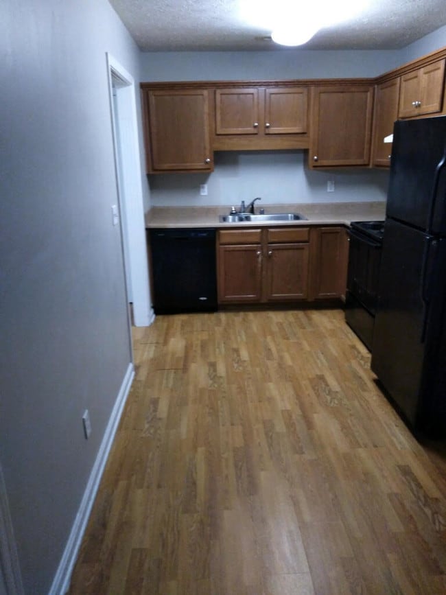 Building Photo - 120 Emory Ct