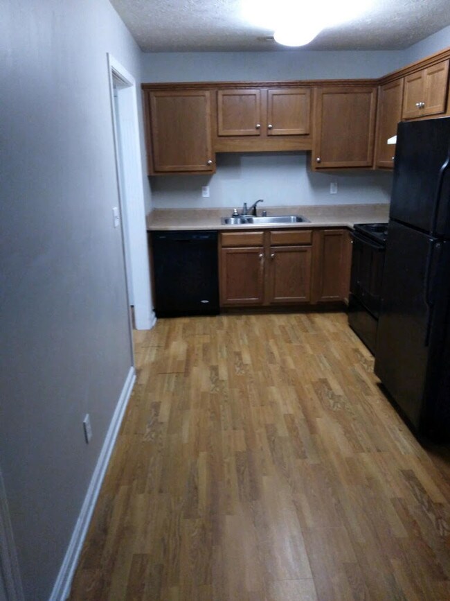 Foto del edificio - 120 Emory Ct