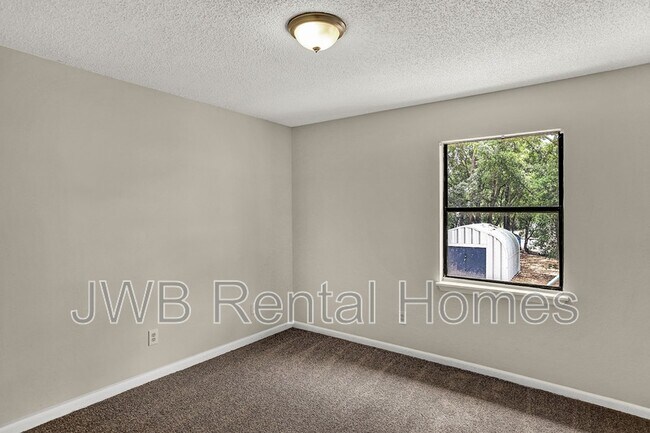 Building Photo - 10825 Key Haven Blvd