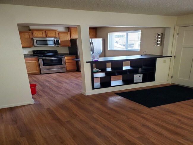 Building Photo - 47 Barclay Dr