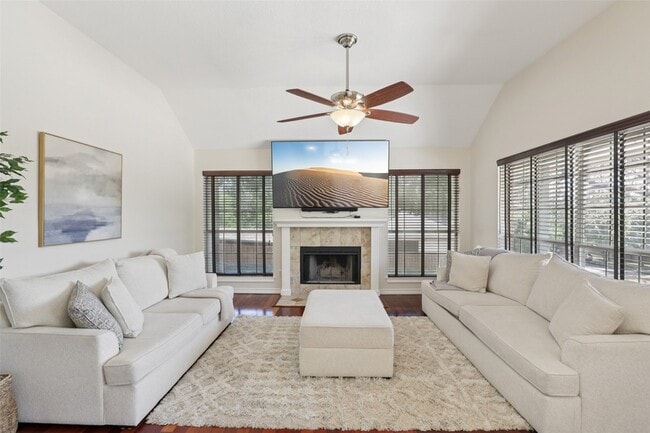 Building Photo - 7512 Woodside Hl