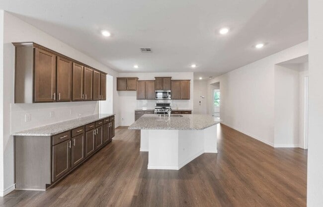 Building Photo - 503 Willow View Way