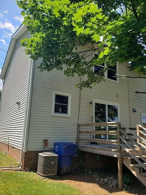 Foto del edificio - 246 E 6th St