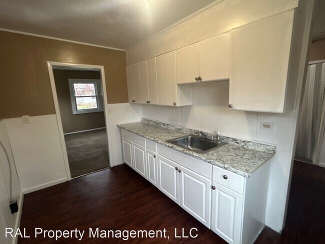 Building Photo - 2 br, 1 bath House - 1555 E 172nd St